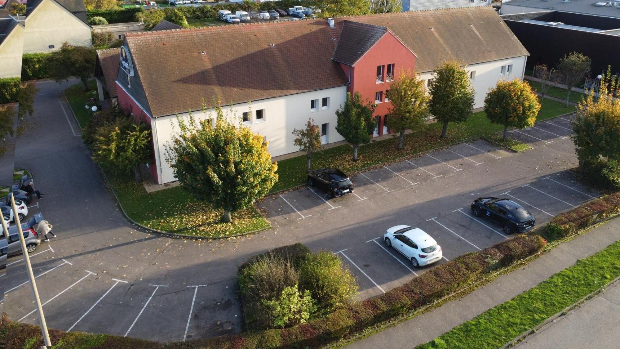 Hotel Nell Saint-Marcel  Eksteriør bilde